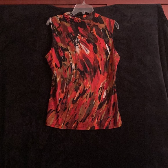 Relativity Tank top - Picture 4 of 7